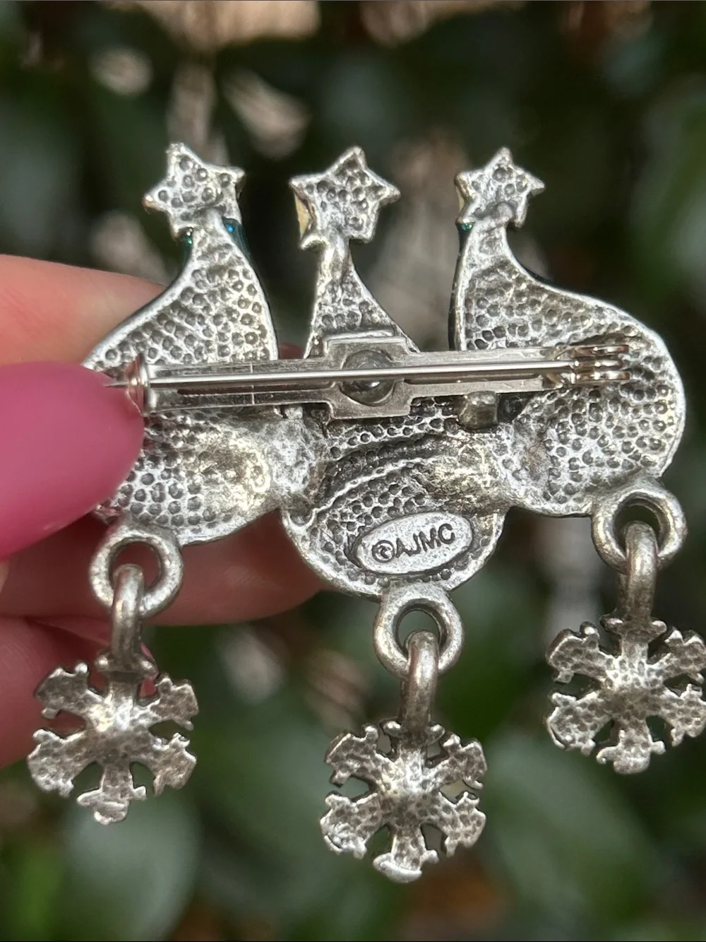 AJMC Three Snowmen Heads Dangling Snowflake Charms Christmas Brooch